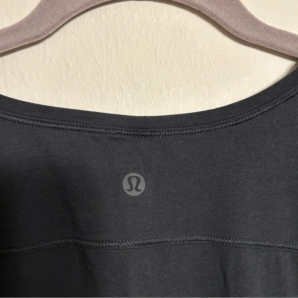 Lululemon To The Point Long Sleeve Black Shirt size‎ 6